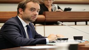 Sébastien Lecornu, jeune loup mais politique à l'ancienne