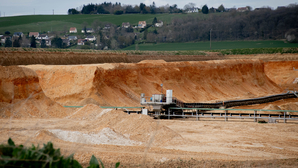 Action contre Lafarge : quatre militants écologistes condamnés, cinq relaxés et la SDAT épinglée