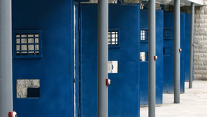 Soupçonné de trafics, un surveillant de la prison de Val-de-Reuil placé en détention 