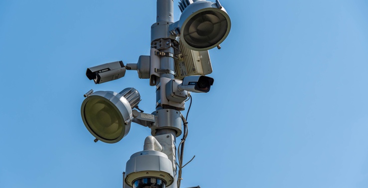 En Normandie, la surveillance algorithmique se déploie en toute illégalité dans plusieurs commerces 