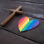« De la vexation à l’envie de me battre » : une autoentrepreneuse bisexuelle poursuit un établissement catholique pour discrimination