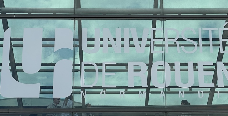 En dépit de son pedigree, un fonctionnaire révoqué rebondit à l'université de Rouen et dans la politique locale