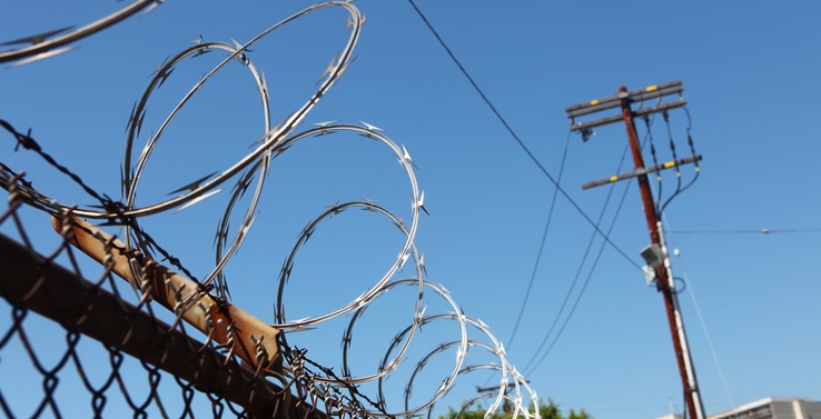 Au centre de rétention de Oissel, une autorité indépendante tire (encore) la sonnette d'alarme